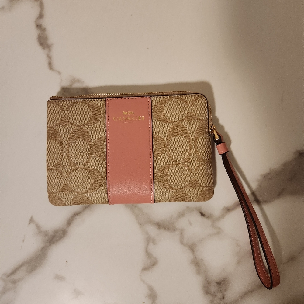 Wristlet